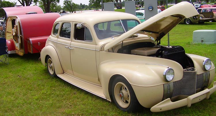 40 Oldsmobile 4dr Sedan