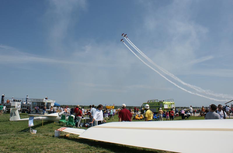 North American AT-6 Texan<br>AeroShell Aerobatics Show